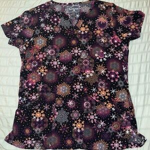 Butter-Soft Women's Snowflake Scrub Top